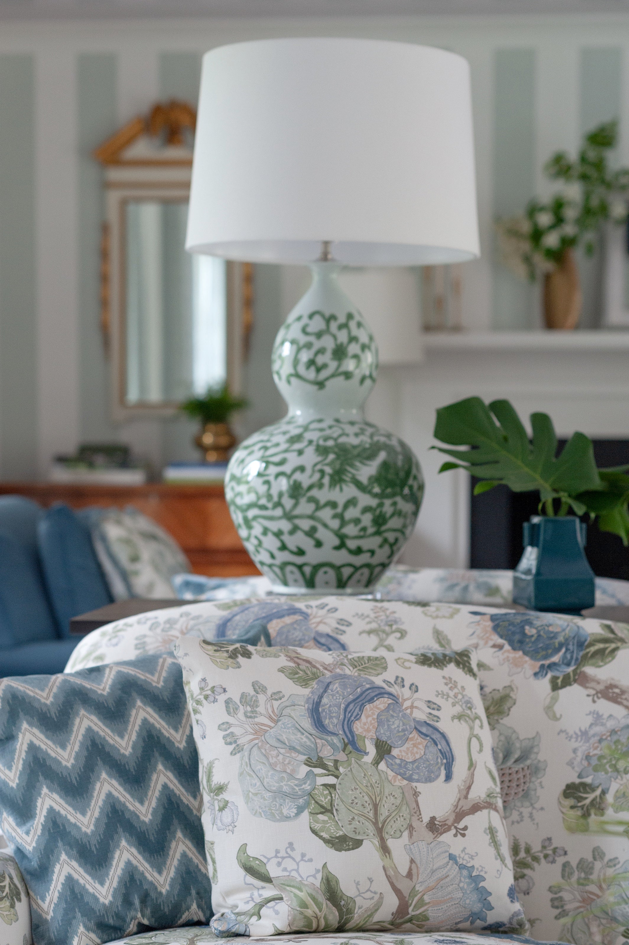 Celadon Lotus Gourd Lamp